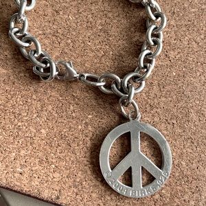 Maison Birks Peace Bracelet